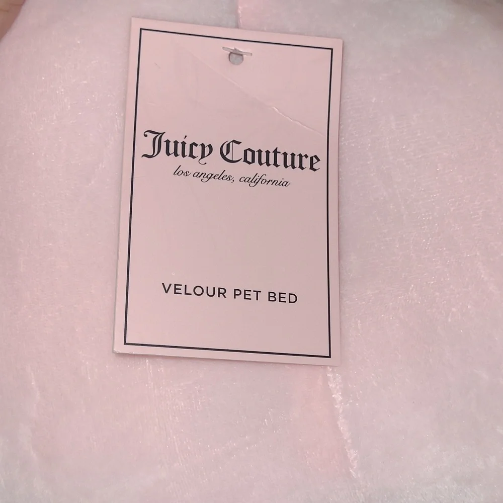 JUICY COUTURE Pink Pet Bed with Crown and Heart Design